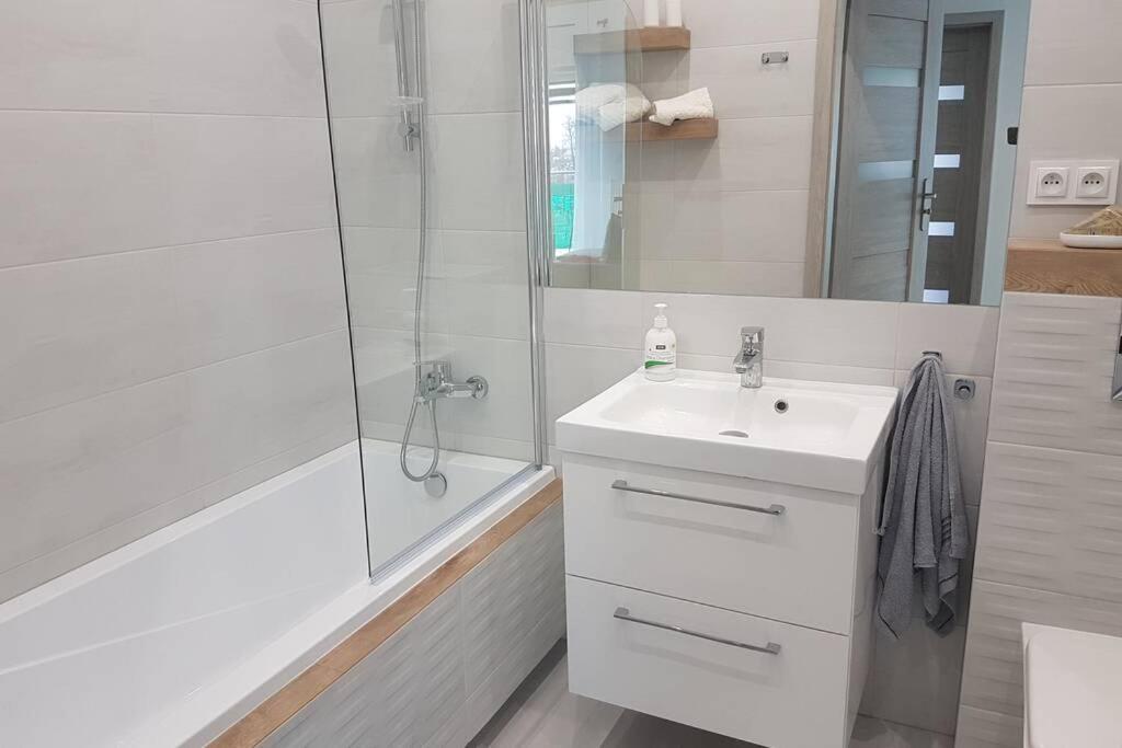 Komfortowy Nowoczesny Apartament Kustronia Z Garazem Balkonem Wanna Bielsko-Biala Exterior foto